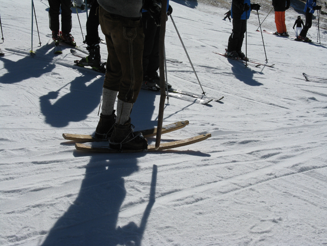 Faschingsgaudi auf Fassdauben-Ski