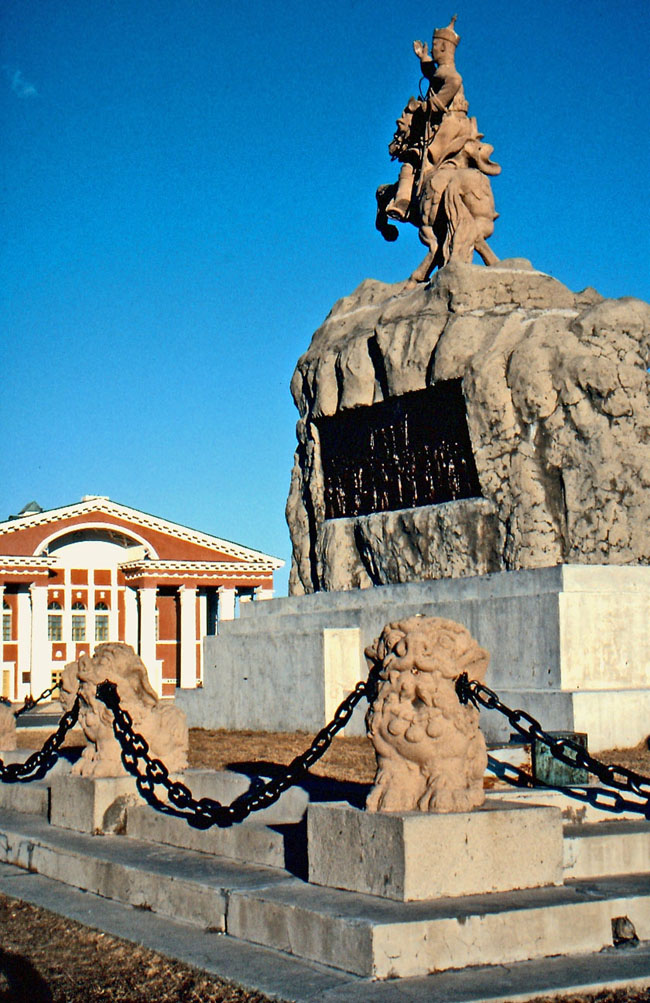 Reiterstandbild des Freiheitshelden Suchbaatar
