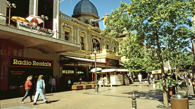 Eine gepflegte Fußgängerzone - Die Rundle Mall in Adelaide