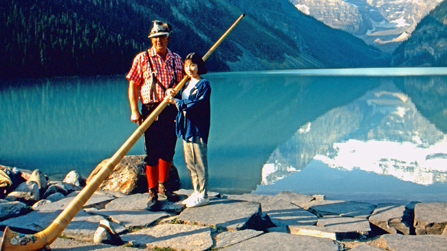 'Typisch Kanada' - Alphorn und Japaner am Lake Louise