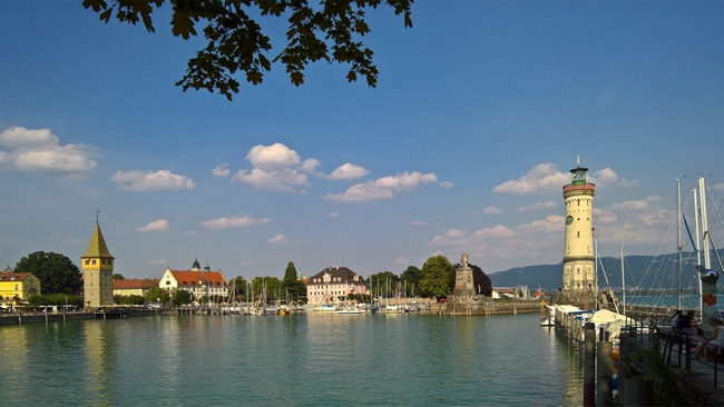  Malerischer Hafen von Lindau/Bodensee